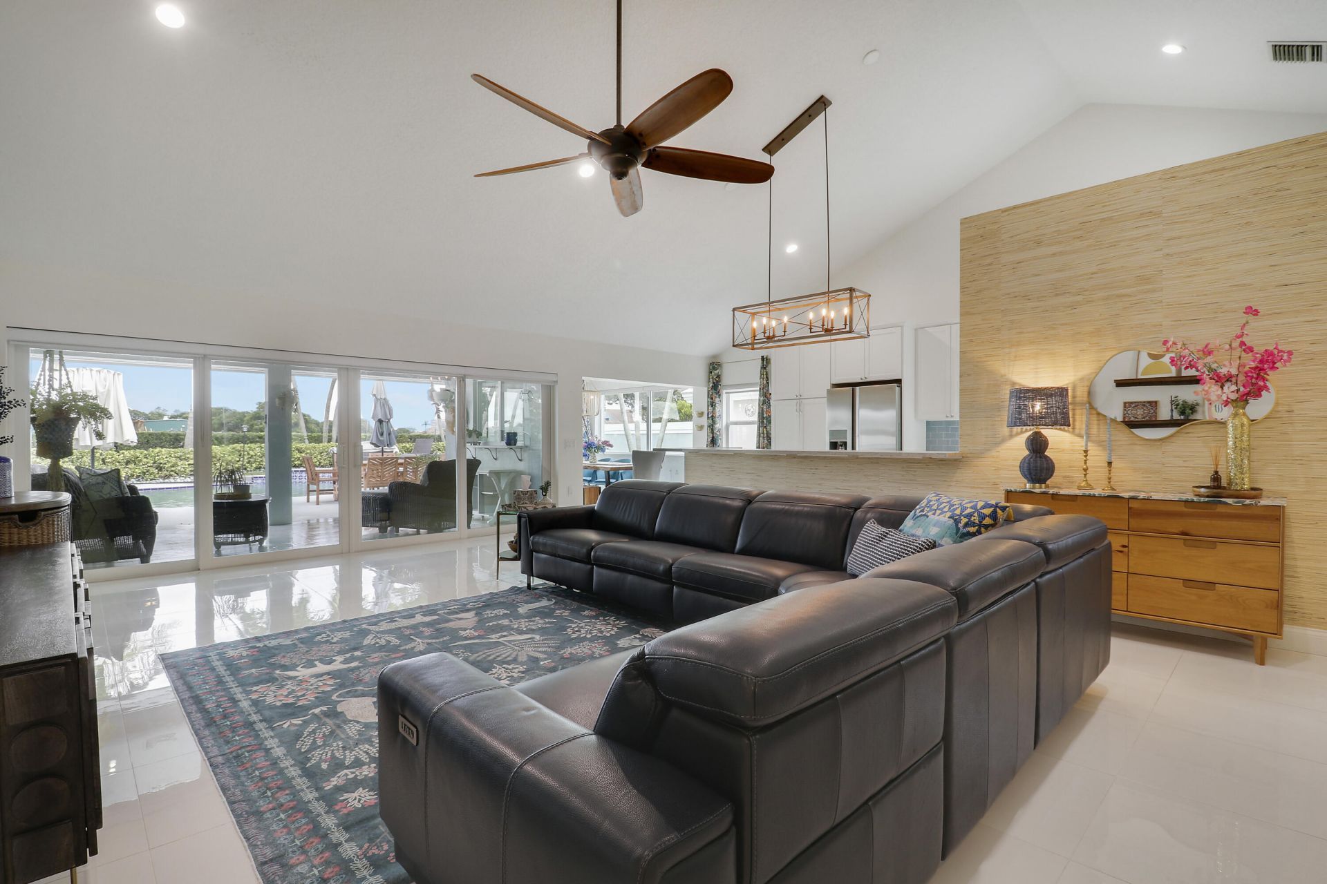 1560 Wilderness Road, West Palm Beach, FL 33409 Photo