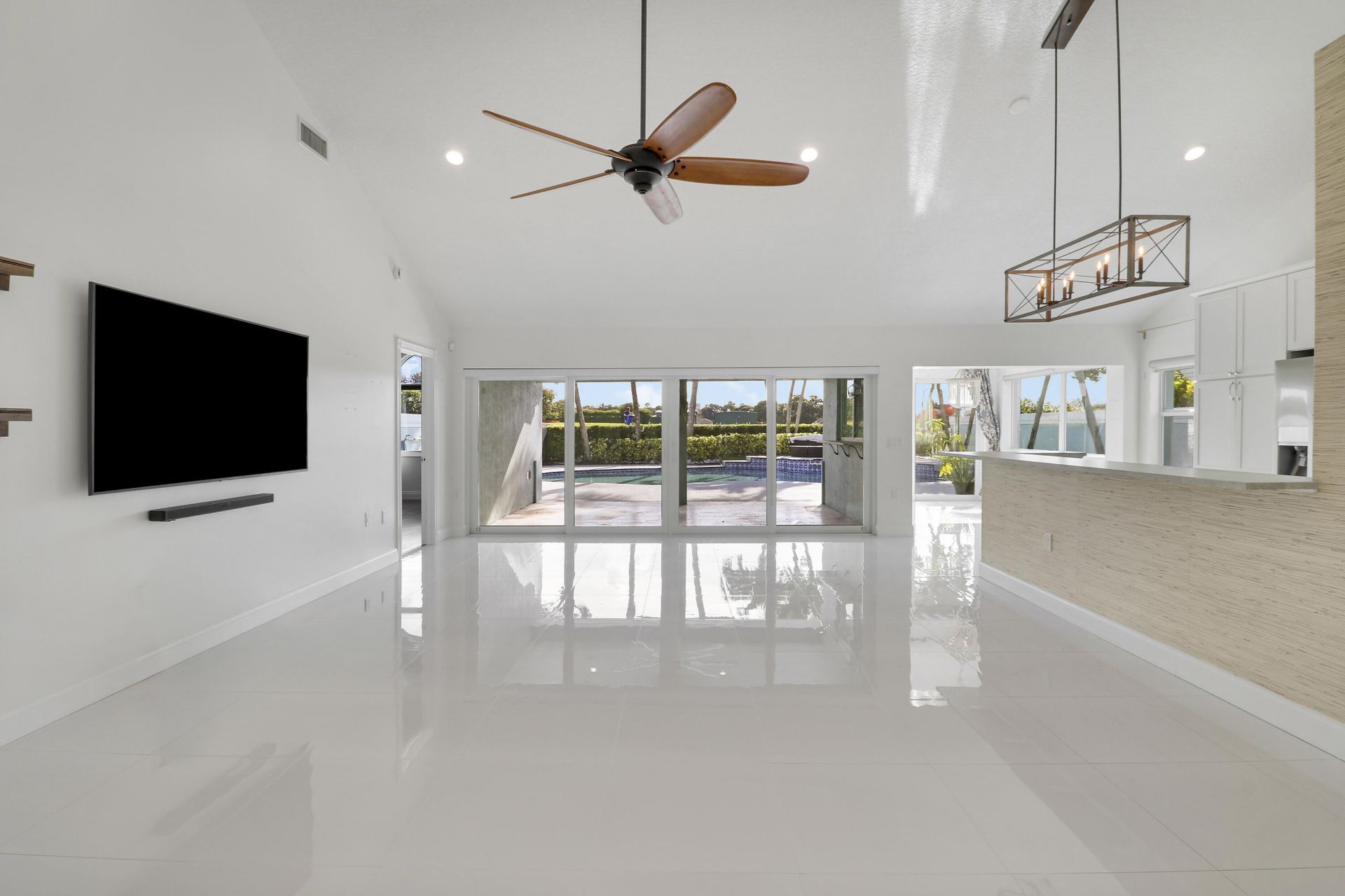1560 Wilderness Road, West Palm Beach, FL 33409 Photo
