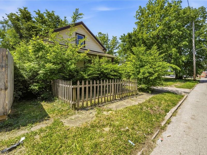 9404 Benham Avenue , Cleveland, OH 44105 Photo 18