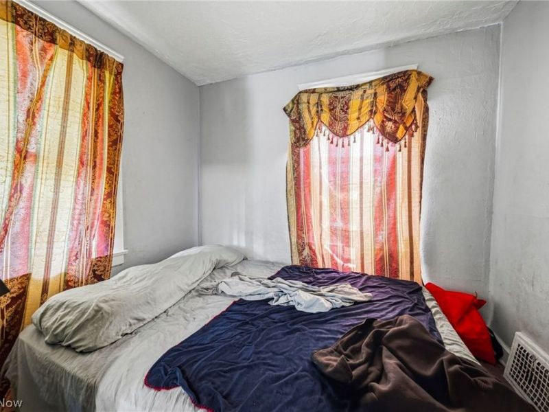 9404 Benham Avenue , Cleveland, OH 44105 Photo 9