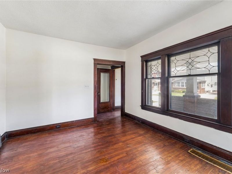 4408 Beta Avenue , Newburgh Heights, OH 44105 Photo 5