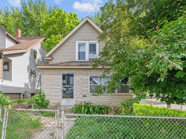 1062 Minnehaha Avenue E, Saint Paul, MN 55106