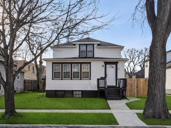 722 7th Street N, Fargo, ND 58102