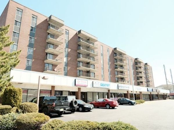 10 N Wood Ave, Linden, NJ 07036