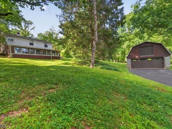 11 Orchard St, Lebanon, NJ 07830