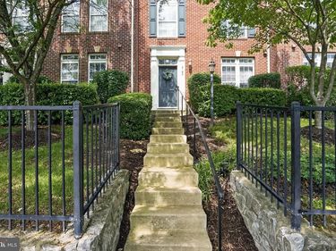 2195 POTOMAC CLUB PARKWAY, WOODBRIDGE, VA 22191