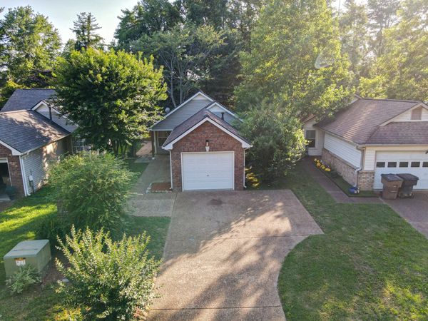 2620 Paddle Wheel Dr , Nashville, TN 37214