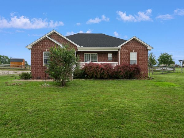 734 Lear Rd , Portland, TN 37148