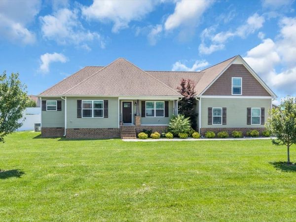 531 Richland Farms Dr , Manchester, TN 37355