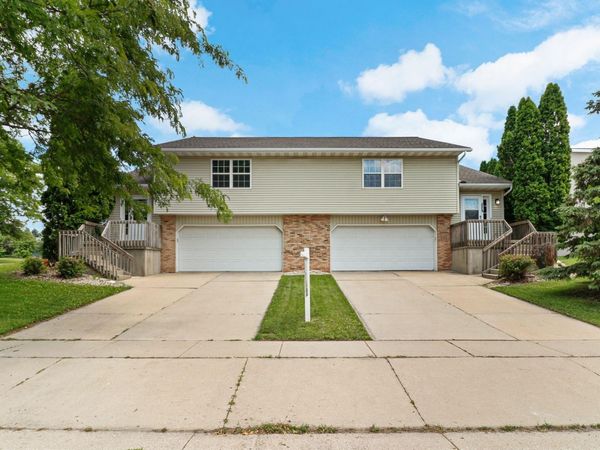 824 N Clover Lane, Cottage Grove, WI 53527