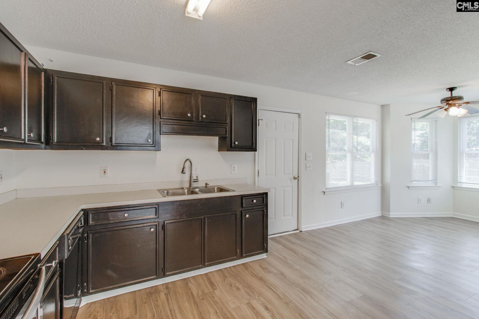 207 Southdown Drive  Photo 12