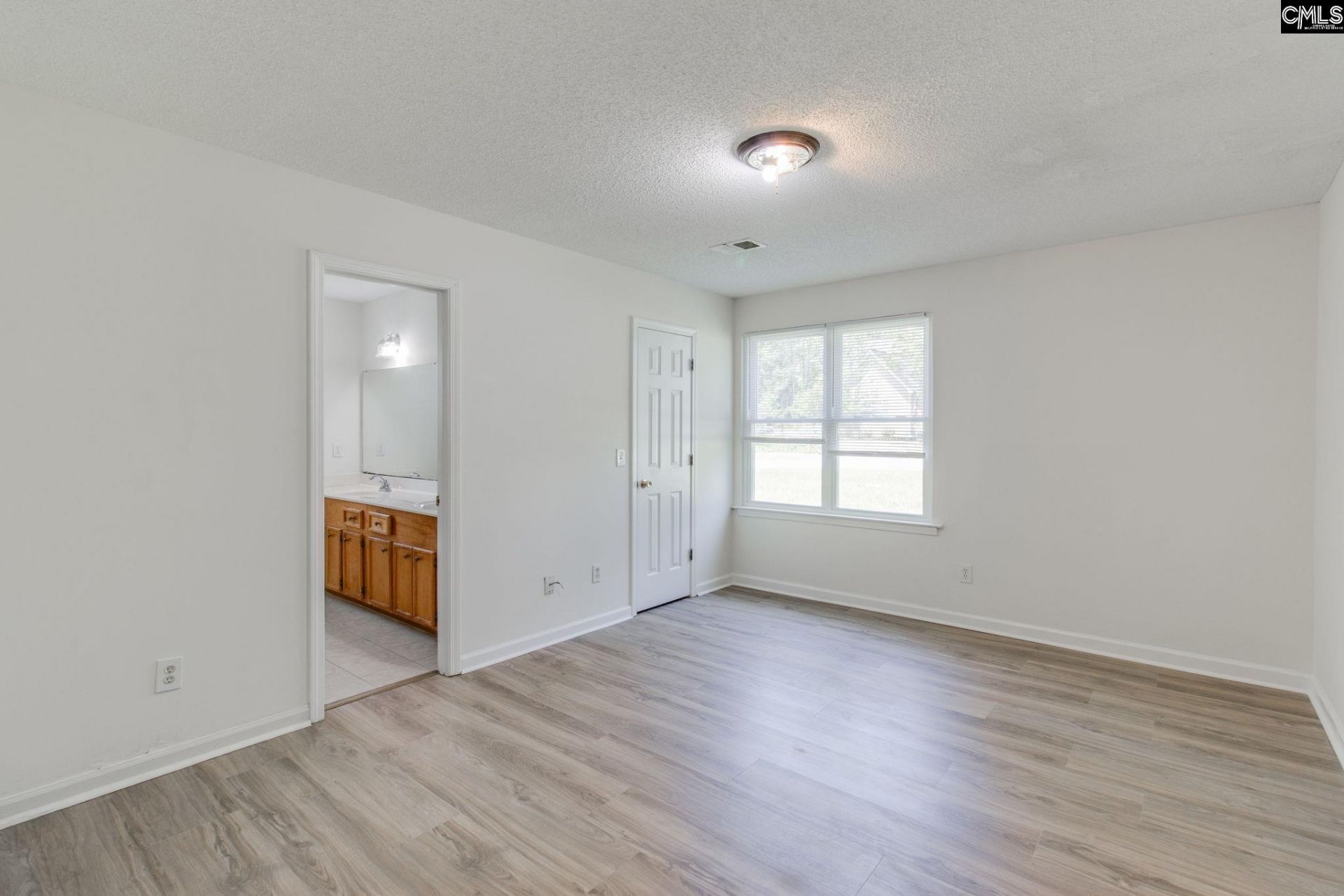 207 Southdown Drive  Photo 16