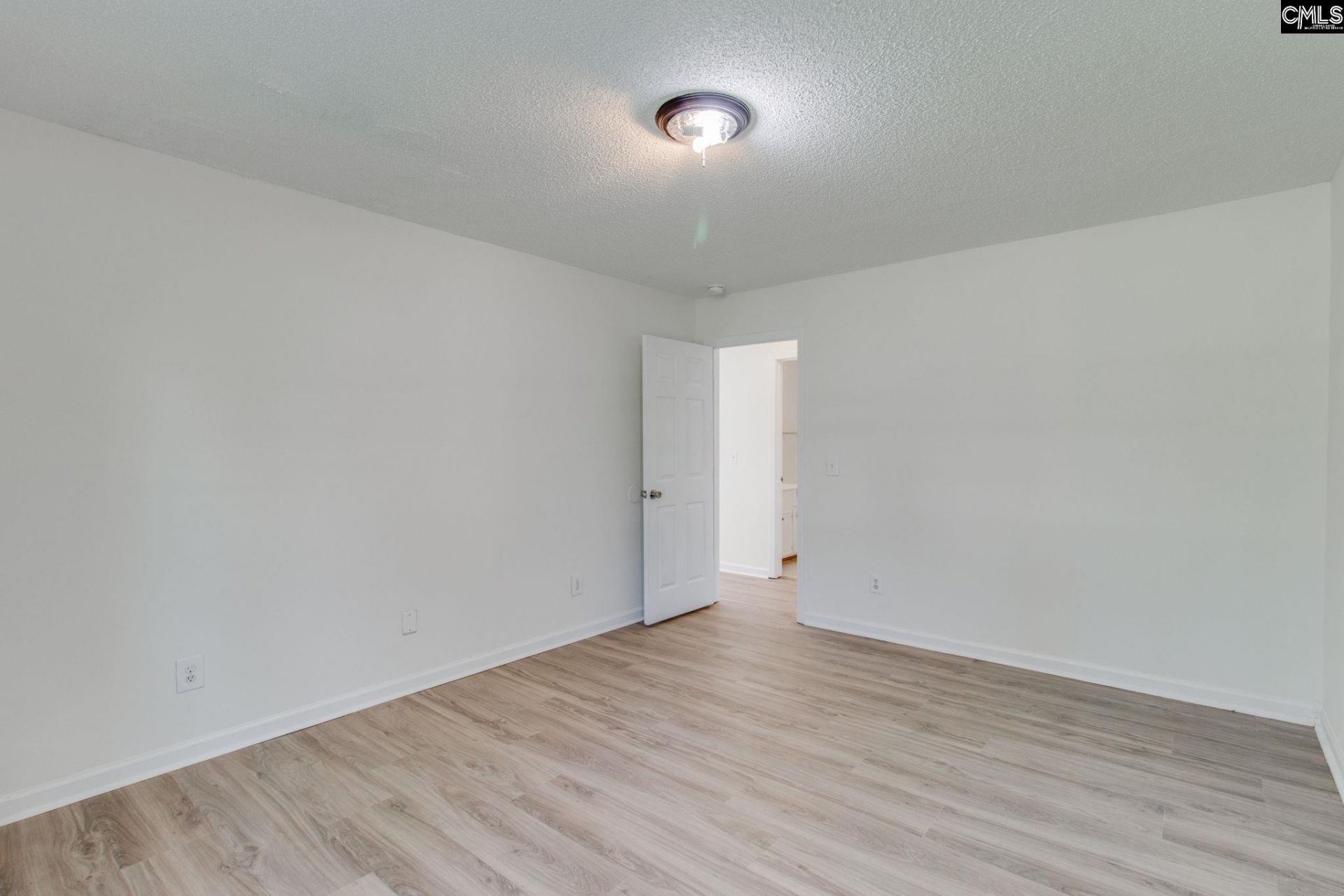207 Southdown Drive  Photo 18