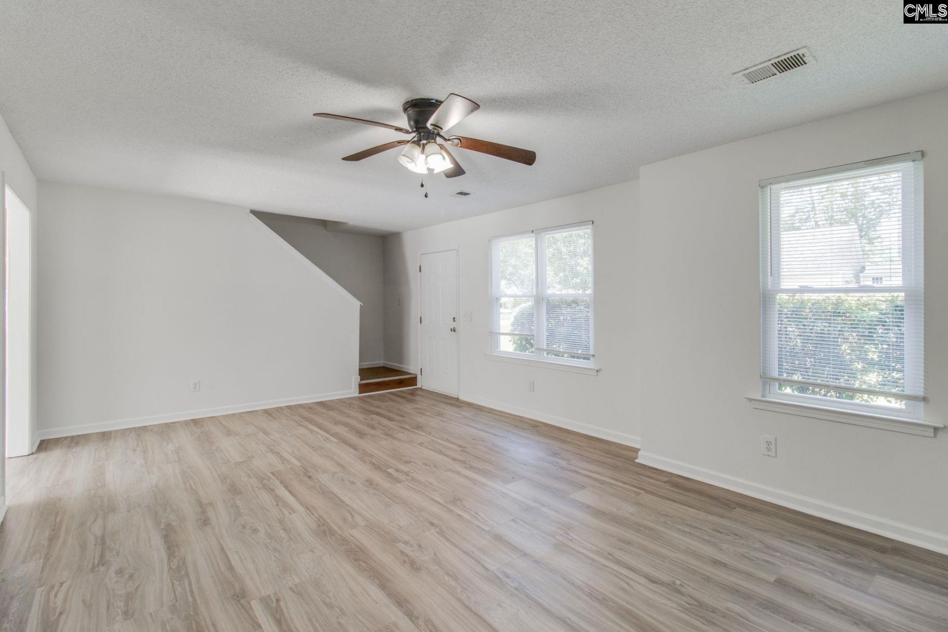 207 Southdown Drive  Photo 6