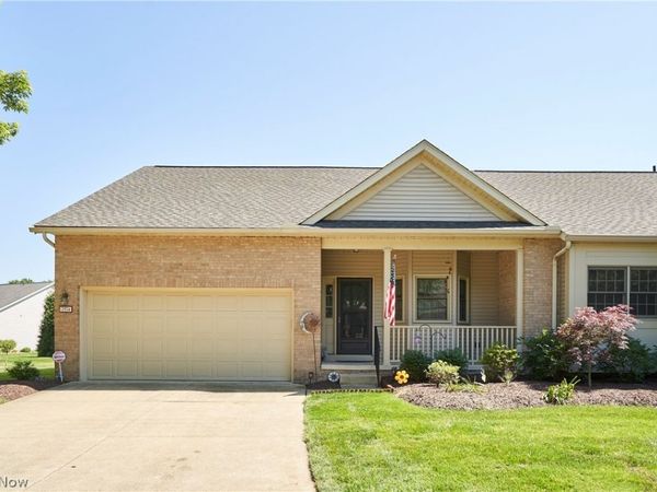 2574 Cardington Green , Uniontown, OH 44685