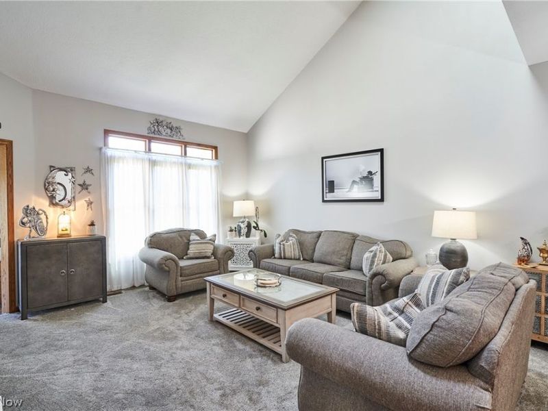 2574 Cardington Green, Uniontown, OH 44685 Photo 3