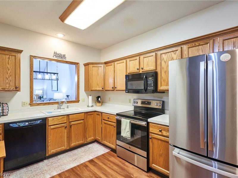2574 Cardington Green, Uniontown, OH 44685 Photo 8