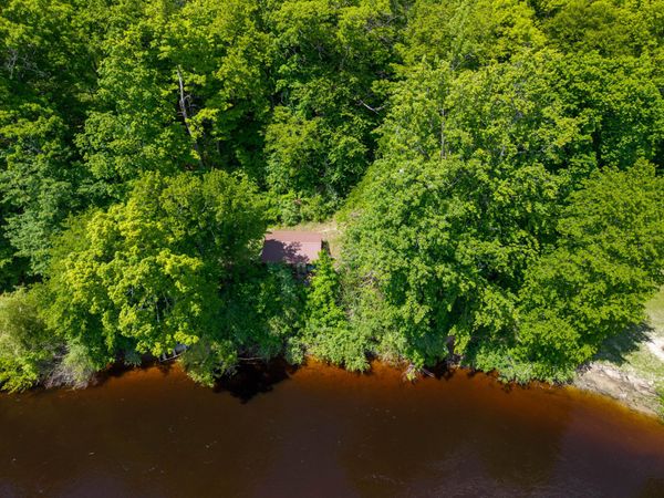 866 W 90th Street, Newaygo, MI 49337