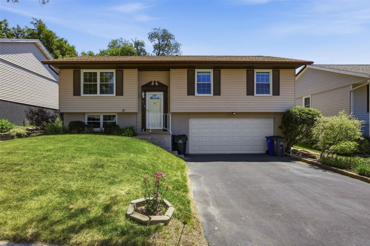 619 Olive Drive Nw, Cedar Rapids, IA 52405 Main Photo