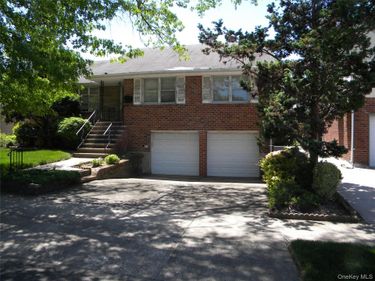 2810 210th Place , Bayside, NY 11360