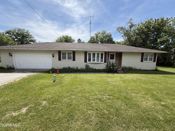 673 Nottingham Drive , Genoa, OH 43430