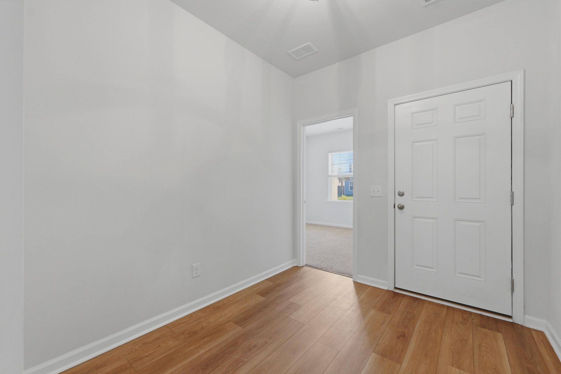559 Abigail Street Photo 12