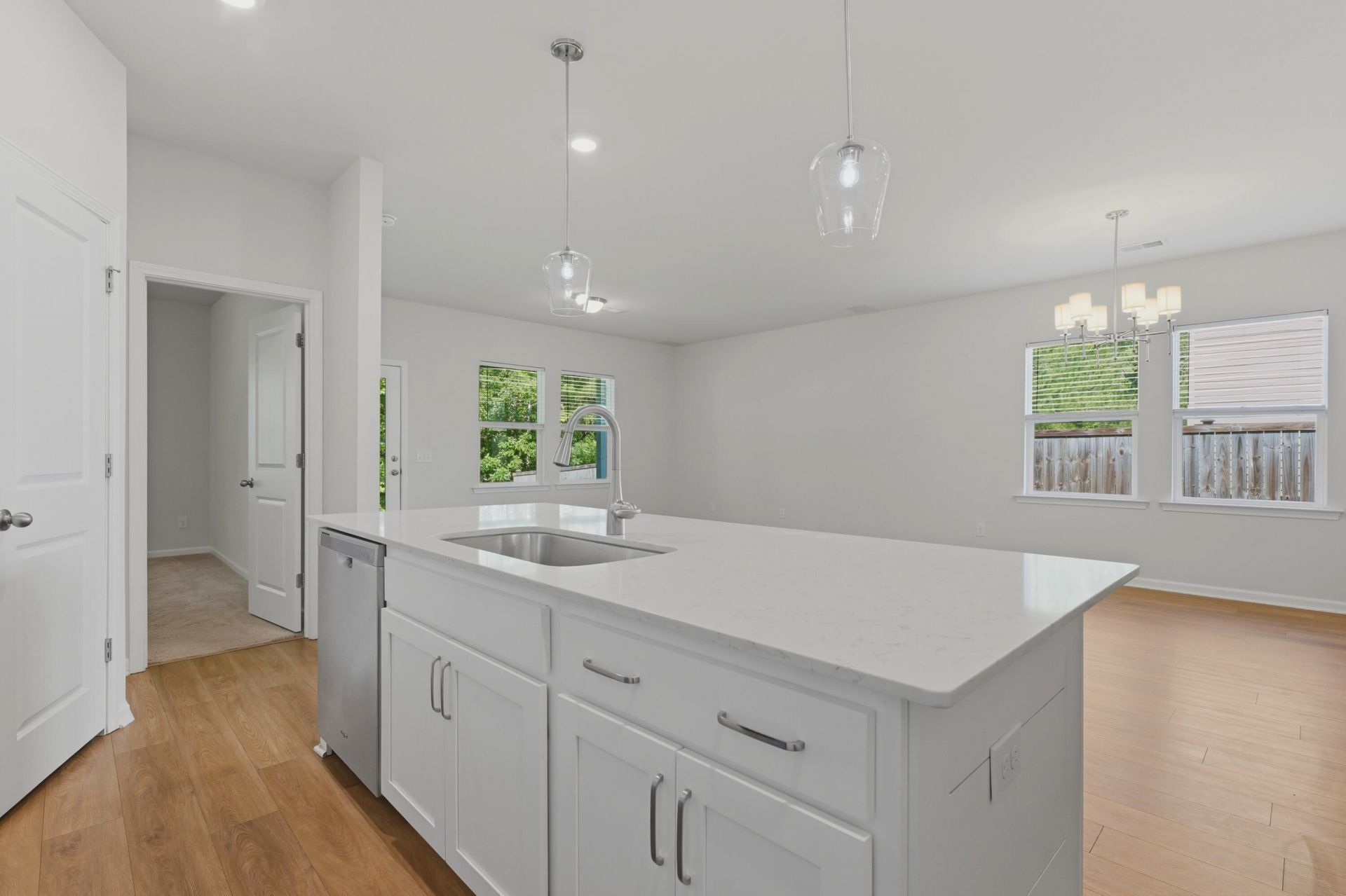 559 Abigail Street Photo 18