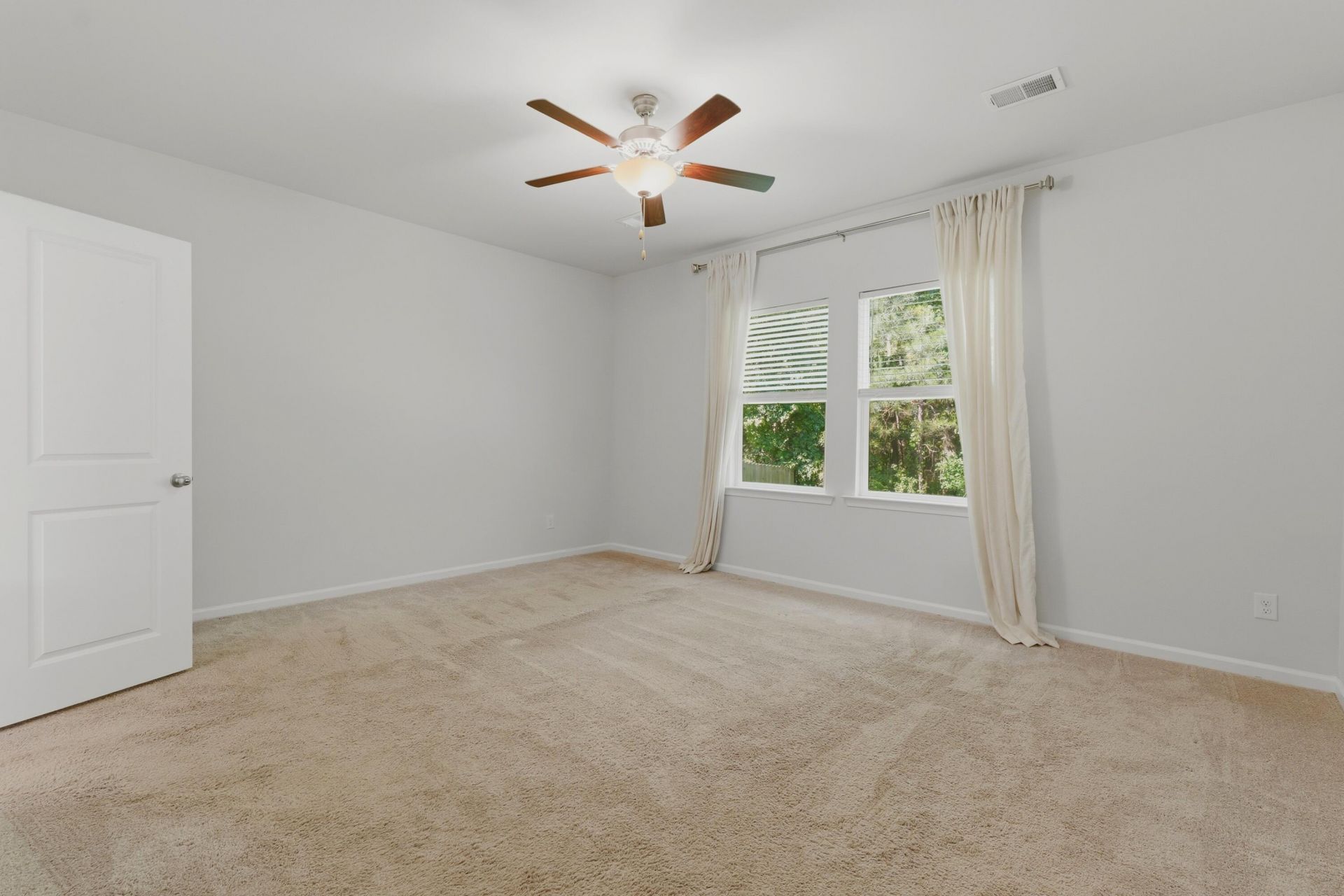 559 Abigail Street Photo 25