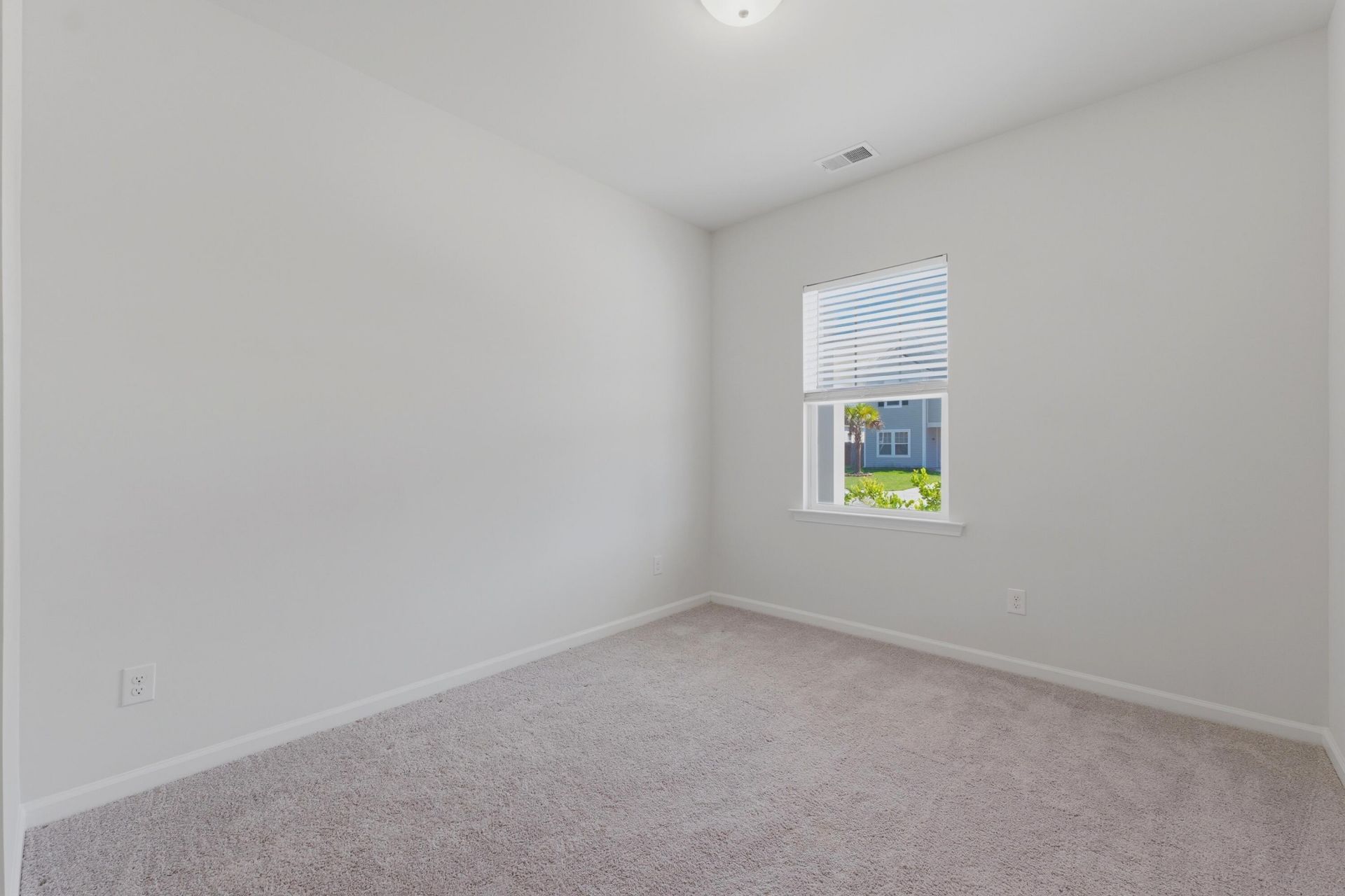 559 Abigail Street Photo 33