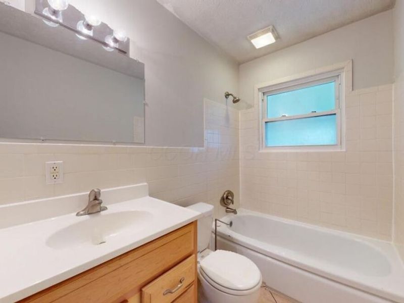 1009 Minerva Avenue , Columbus, OH 43229 Photo 12