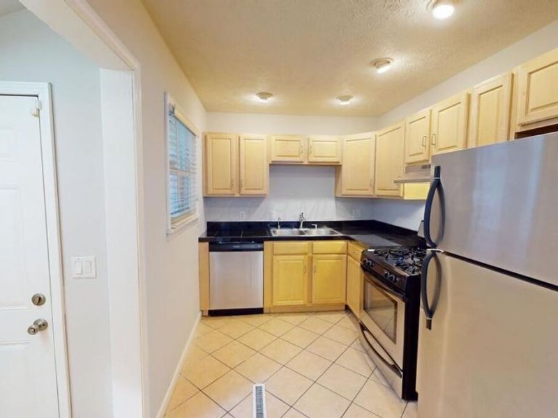 1009 Minerva Avenue , Columbus, OH 43229 Photo 7