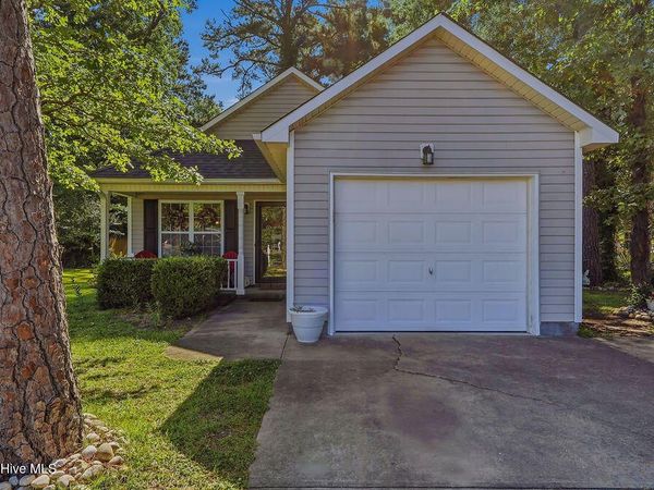 709 Foy Avenue , Maysville, NC 28555
