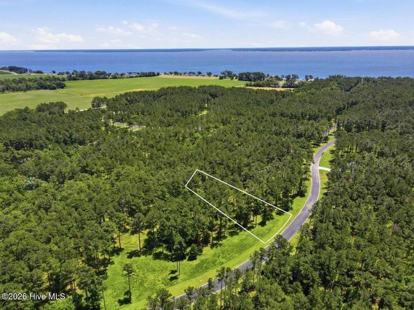 130 Ocracoke Drive , Oriental, NC 28571