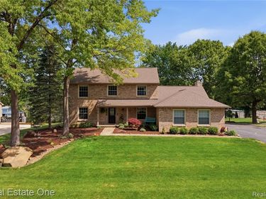 219 Briarwood Drive, Highland Twp, MI 48357