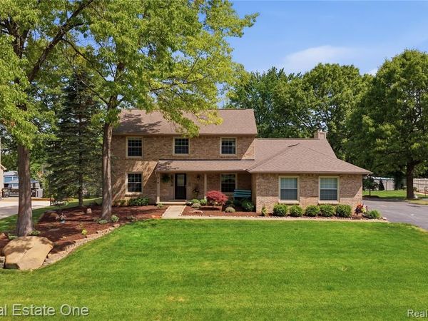 219 Briarwood Drive, Highland Twp, MI 48357