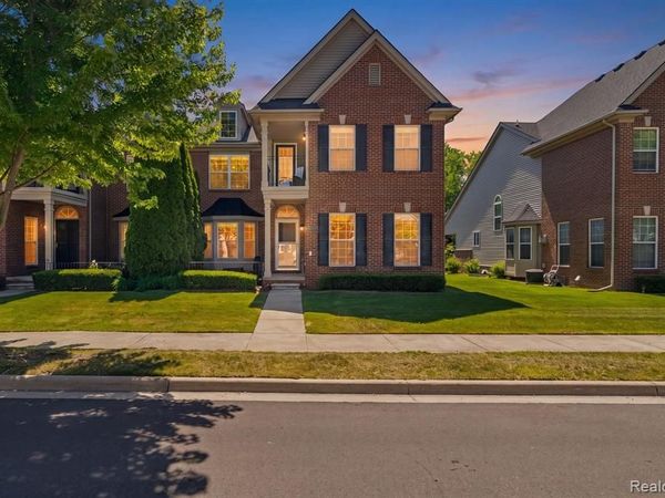 42682 Park Cresent Drive , Sterling Heights, MI 48313