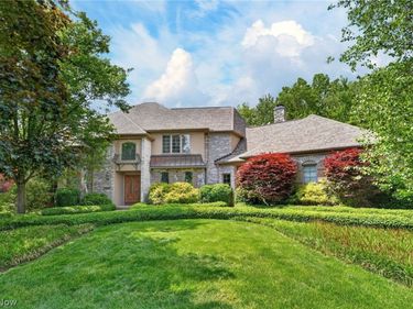 29998 Hilliard Boulevard , Westlake, OH 44145