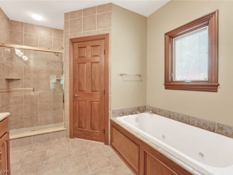 29998 Hilliard Boulevard , Westlake, OH 44145 Photo 11