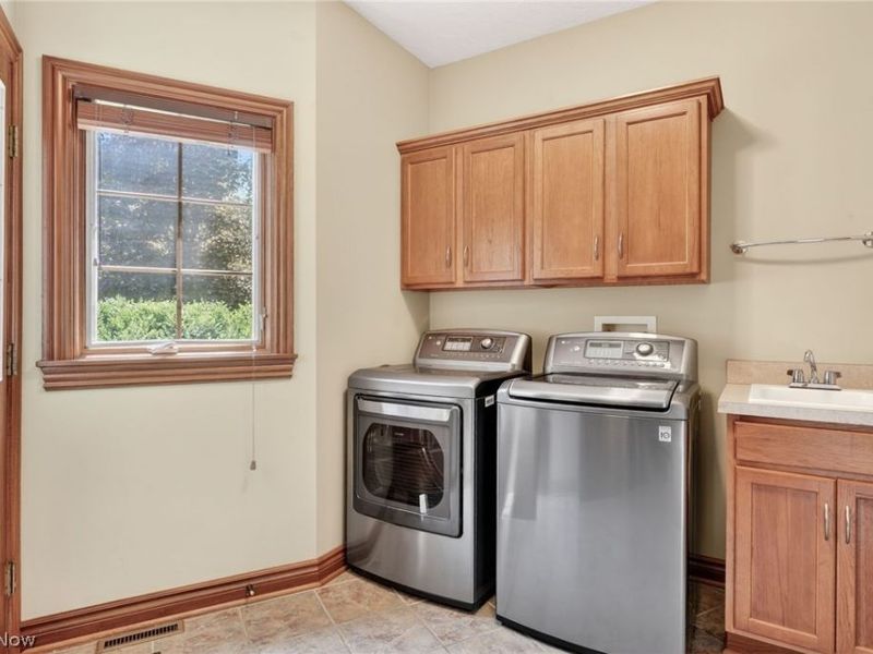 29998 Hilliard Boulevard , Westlake, OH 44145 Photo 12