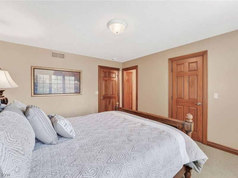 29998 Hilliard Boulevard , Westlake, OH 44145 Photo 16