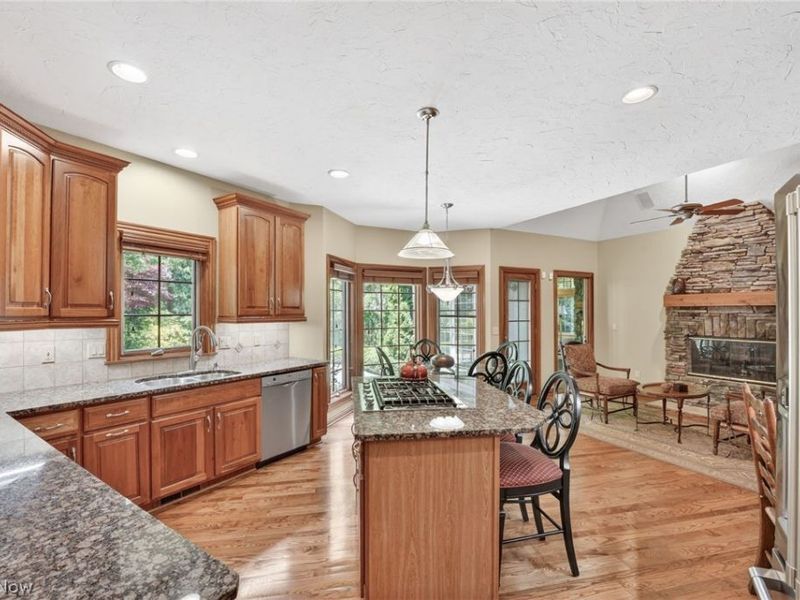29998 Hilliard Boulevard , Westlake, OH 44145 Photo 6