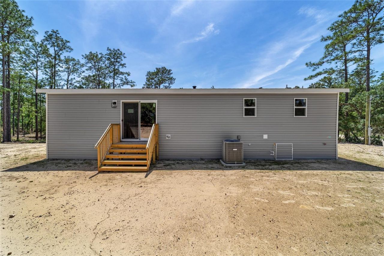 14830 SE 21st Place , Morriston, FL 32668 Photo