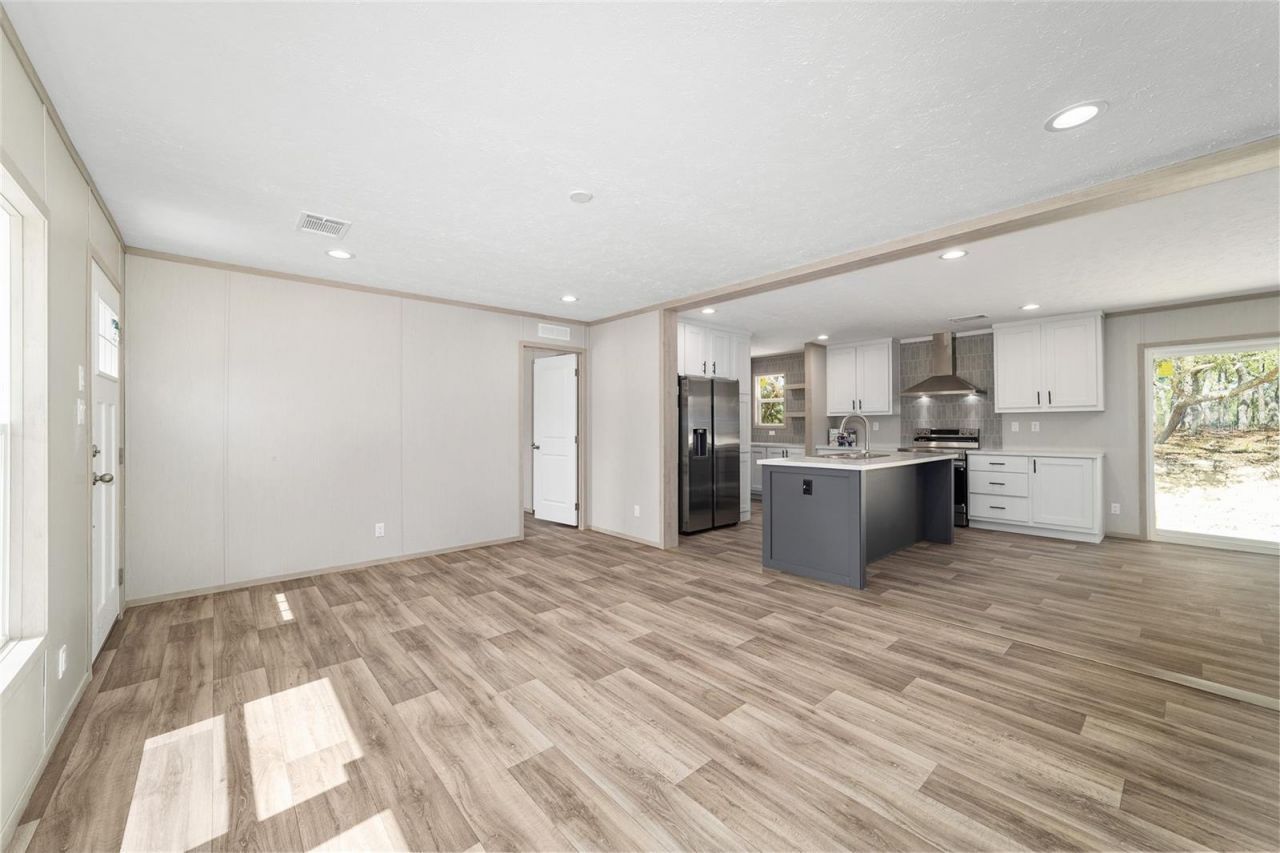 14830 SE 21st Place , Morriston, FL 32668 Photo