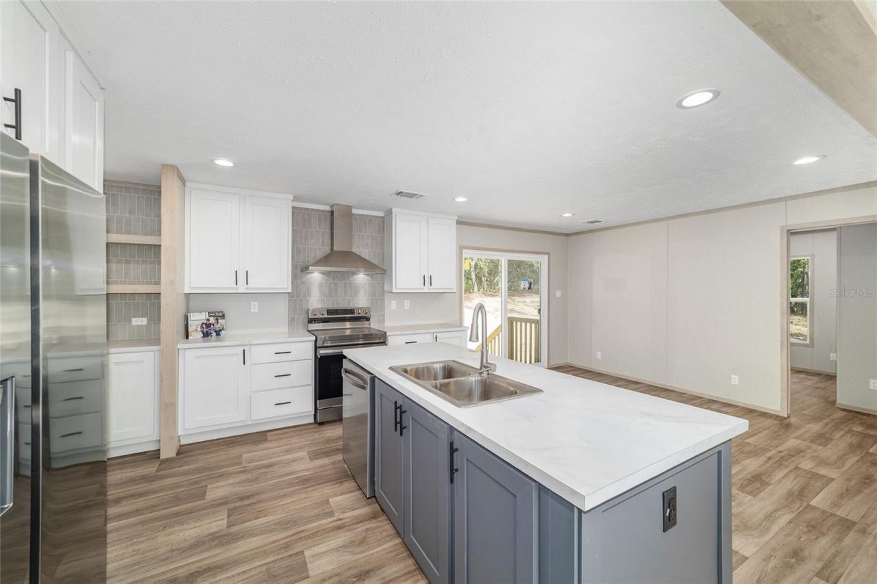 14830 SE 21st Place , Morriston, FL 32668 Photo