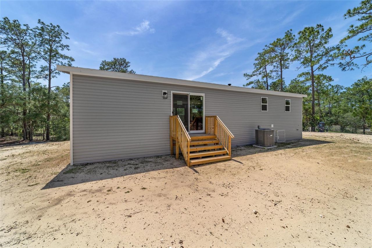 14830 SE 21st Place , Morriston, FL 32668 Photo