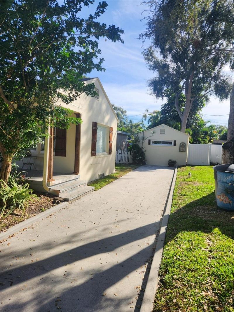 734 37th Avenue N, Saint Petersburg, FL 33704 Photo