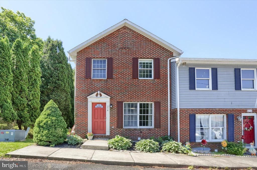 214 SCHOOLHOUSE LANE , MILLERSBURG, PA 17061