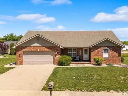 1121 E 3rd Street Trenton, IL 62293