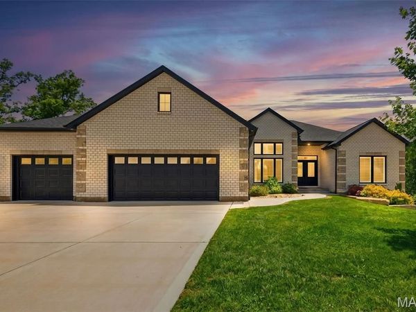 222 Redmond Pines Drive, Wentzville, MO 63385