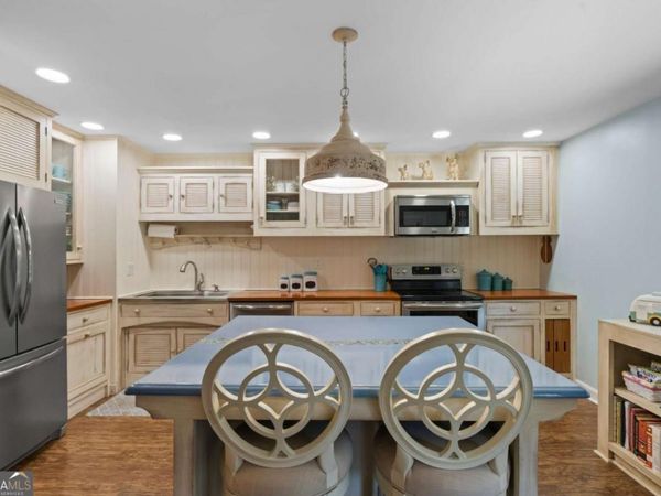 3060 Balearic Drive SE, Marietta, GA 30067